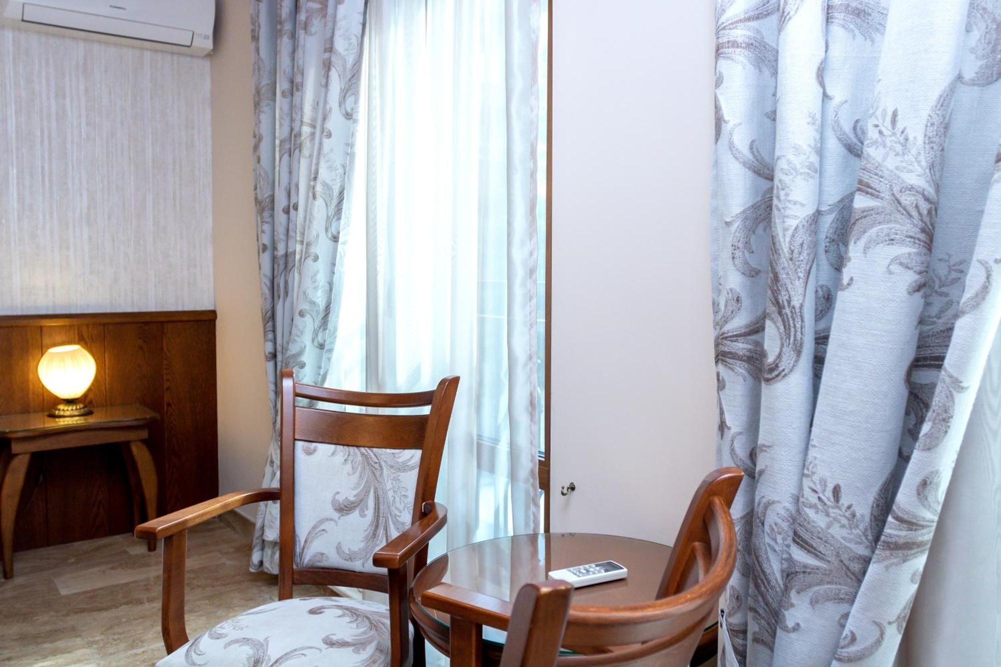 Mon Ami Apart In Studentski Grad Area Szófia Kültér fotó